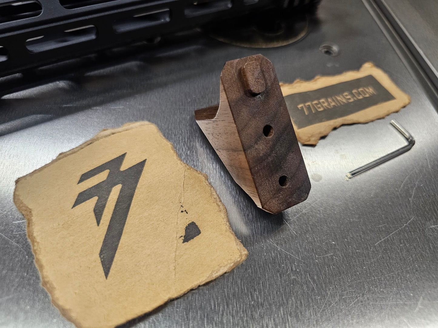 1 Of 1 Foregrip, Walnut, M-lok