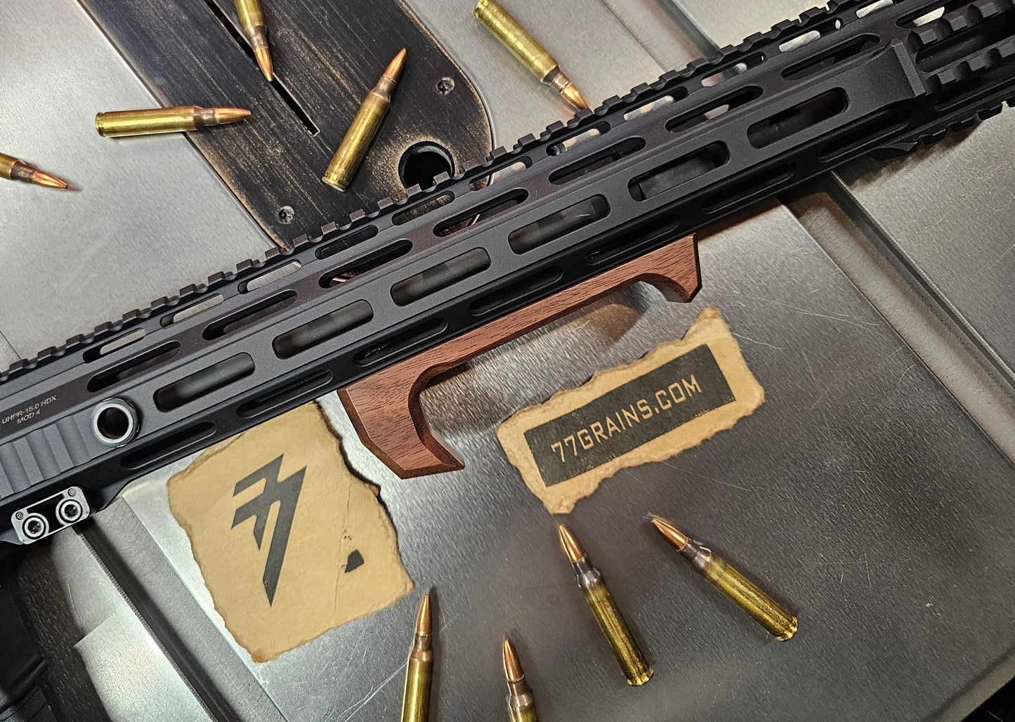 Ar15 with a walnut m lok grip
